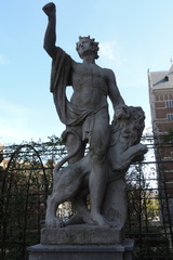 Statue