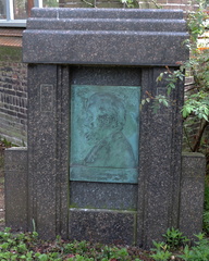 Plaque