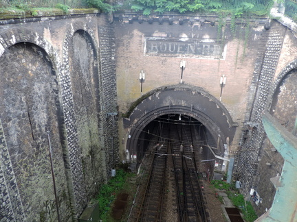 Tunnel