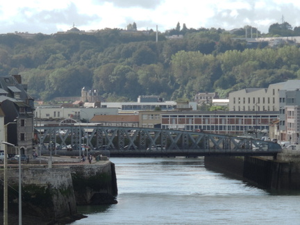 Swing bridge