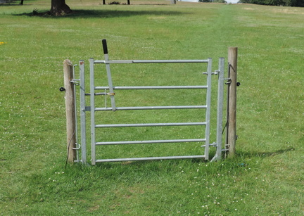 Gate