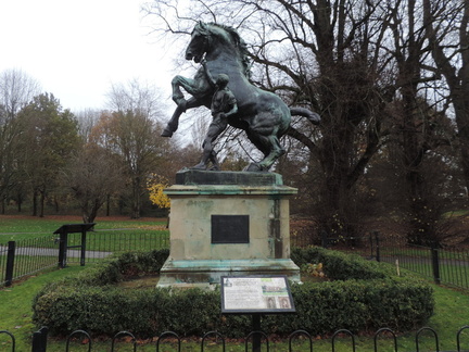 Statue