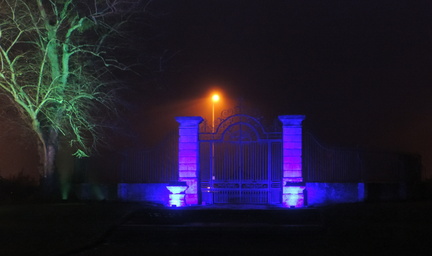 Gate