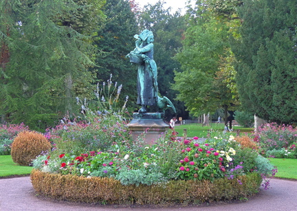 Statue