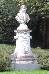 Statue