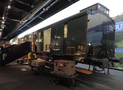 Baggage truck