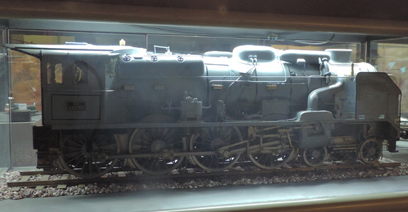 Model engine