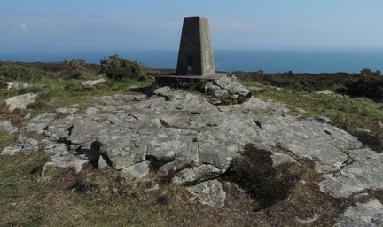 Triangulation pillar