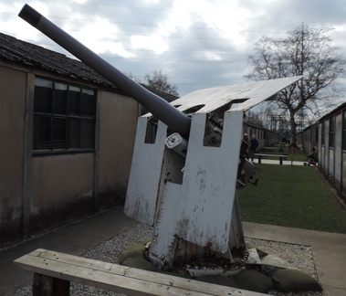 Anti-aircraft gun