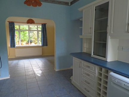 108-KitchenBreakfastRoom