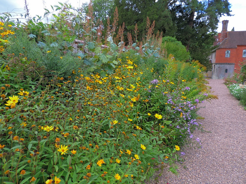 36-HerbaceousBorder.jpg