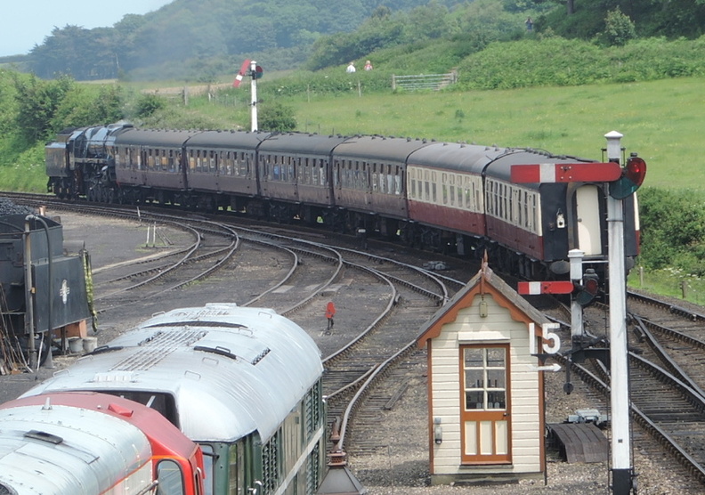 040-RoundCorner.jpg