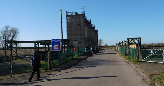 Sluice gates